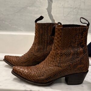 ANN MASHBURN Brown Snakeskin Ankle Boots size 39